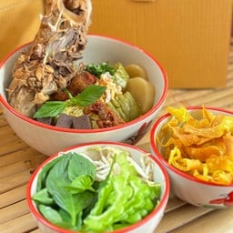 เตี๋ยวไก่ยกโครง