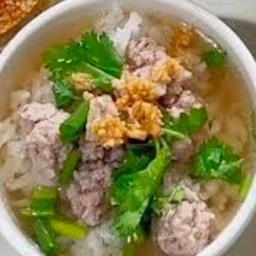 ข้าวต้มหมูสับทรงเครื่อง