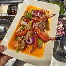 ยำคอหมูย่าง