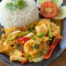 ข้าวผัดผงกะหรี่รวมมิตร