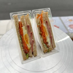 แซนด์วิชโบโลน่าไข่ดาว