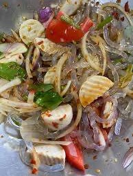ยำเส้นแก้ววหมูย่อ