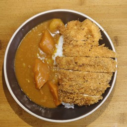 ข้าวแกงกระหรี่หมูทงคัตสึ