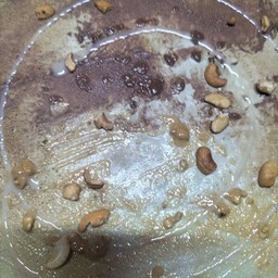 นูเทล่า + เนยถั่ว + เม็ดมะม่วง