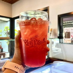 สตอเบอร์รี่ โซดา