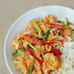 ข้าวผัดผงกะหรี่กุ้ง