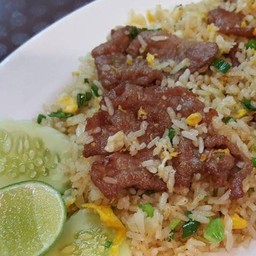 ข้าวผัดเนื้อโคขุน