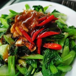 ข้าวราดคะน้า