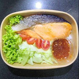 ข้าวหน้าปลาแซลมอน - แซลมอน ทั้งชิ้น พร้อม น้ำจิ้มแจ่ว หอม อร่อย ( ขายดีมาก ) เมนูแนะนำ!