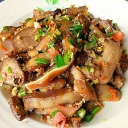 ข้าว หัวหมูคั่วพริกเกลือ