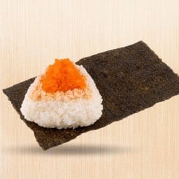 ข้าวปั้นแซลมอนและ ไข่กุ้ง