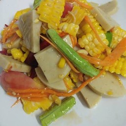 ตำข้าวโพดหมูยอ