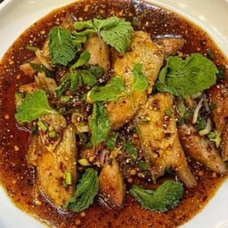 น้ำตกคอหมูย่าง