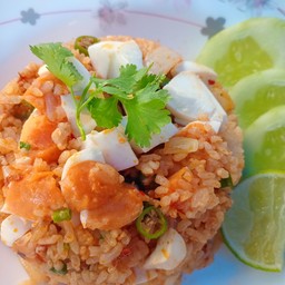 ข้าวผัดพริกเผาหมูไข่เค็ม