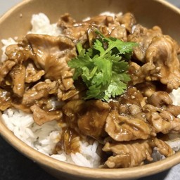 ข้าวหมูกระเทียม