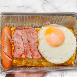 ซัมยัง มาม่าเกาหลี เบคอน3 ไส้กรอก ไข่ดาว