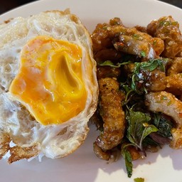 กระเพรากากเจียว