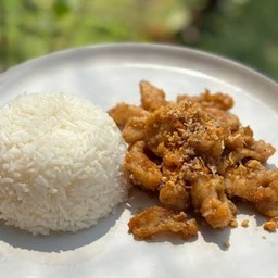 ข้าวโคขุนกระเทียม