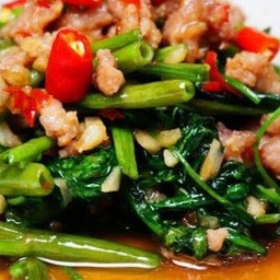 ข้าวผัดผักบุ้งหมูสับ