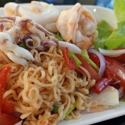 ยำมาม่าทะเล