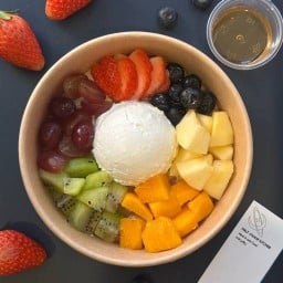 Greek yogurt กรีกโยเกิร์ต by half moon kitchen Thong lor
