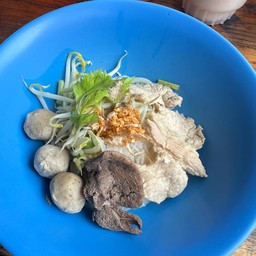 ก๋วยเตี๋ยวแห้งหมู