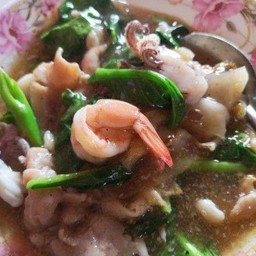 ราดหน้ารวมมิตร