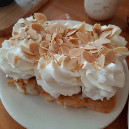 วิปครีมอัลมอนต์