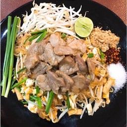 ผัดไทยหมูชิ้น