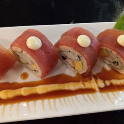 ข้าวห่อสาหร่ายไส้รวมทูน่า