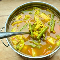 แกงส้มไข่ปลาริวกิว