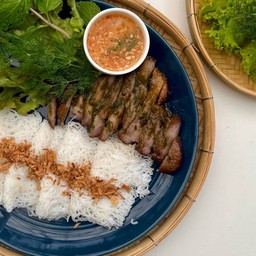 บั่นหอยหมูย่างหลานเวียด