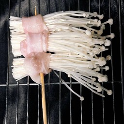 สามชั้นพันเห็ด