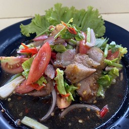 ยำคอหมูย่าง