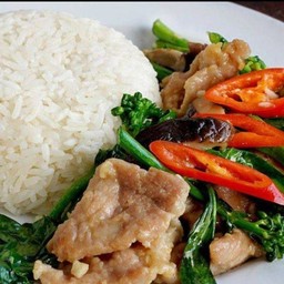 ข้าวผัดคะน้าไก่ชิ้น