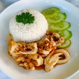 ข้าวหมึกกระเทียม