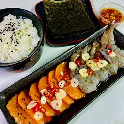 Set แซลมอนและกุ้งดอง