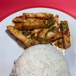 ข้าวกะเพราสเต็กไก่