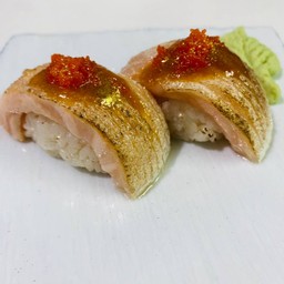 Fatty salmon saikyo sushi (2 คำ)