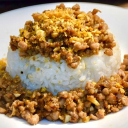 ข้าว หมูสับกระเทียม