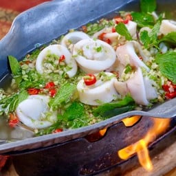 ปลาหมึกไข่นึ่งมะนาว