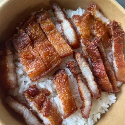 ม่อร่องหมูทอด ถนนมุขมนตรี