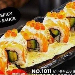 1011.Yum Salmon Ikura Roll (3pcs)