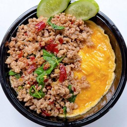 ข้าวราดกะเพราหมูสับไข่ข้น