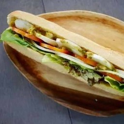 Free Range Egg Curry Sandwich 50cm