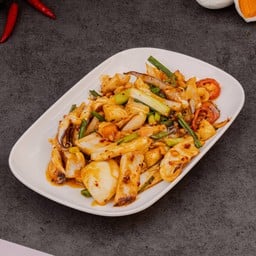 Stir Fried Squid With Salted Egg