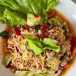 โมญ่ายำแซ่บ แซนวิชไส้ทะลัก - แบริ่ง