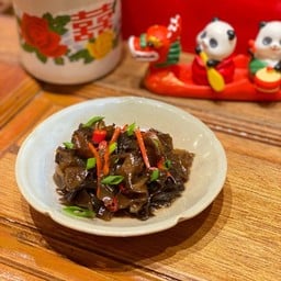 ยำเห็ดหูหนูดำ