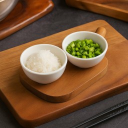  ไชเท้าขูด & ต้นหอมซอย - สองคู่หูเพิ่มรสสัมผัส เติมความกลมกล่อมให้น้ำจิ้มพอนซึ