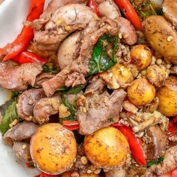 ข้าวหอมกะเพราพวงไข่อ่อน